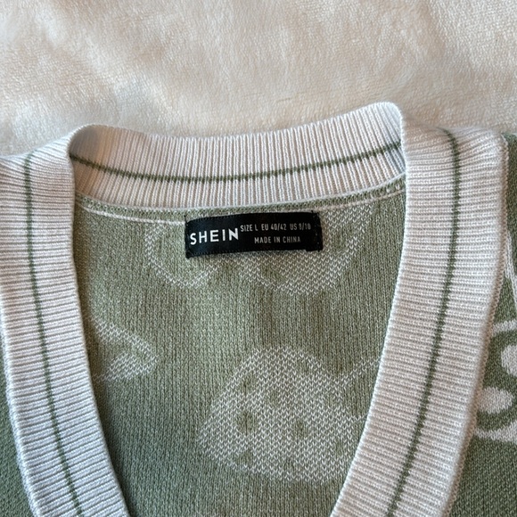 SHEIN Mushroom V-Neck Sleeveless Crop Knit Sweater Vest Size M Green - Picture 4 of 9